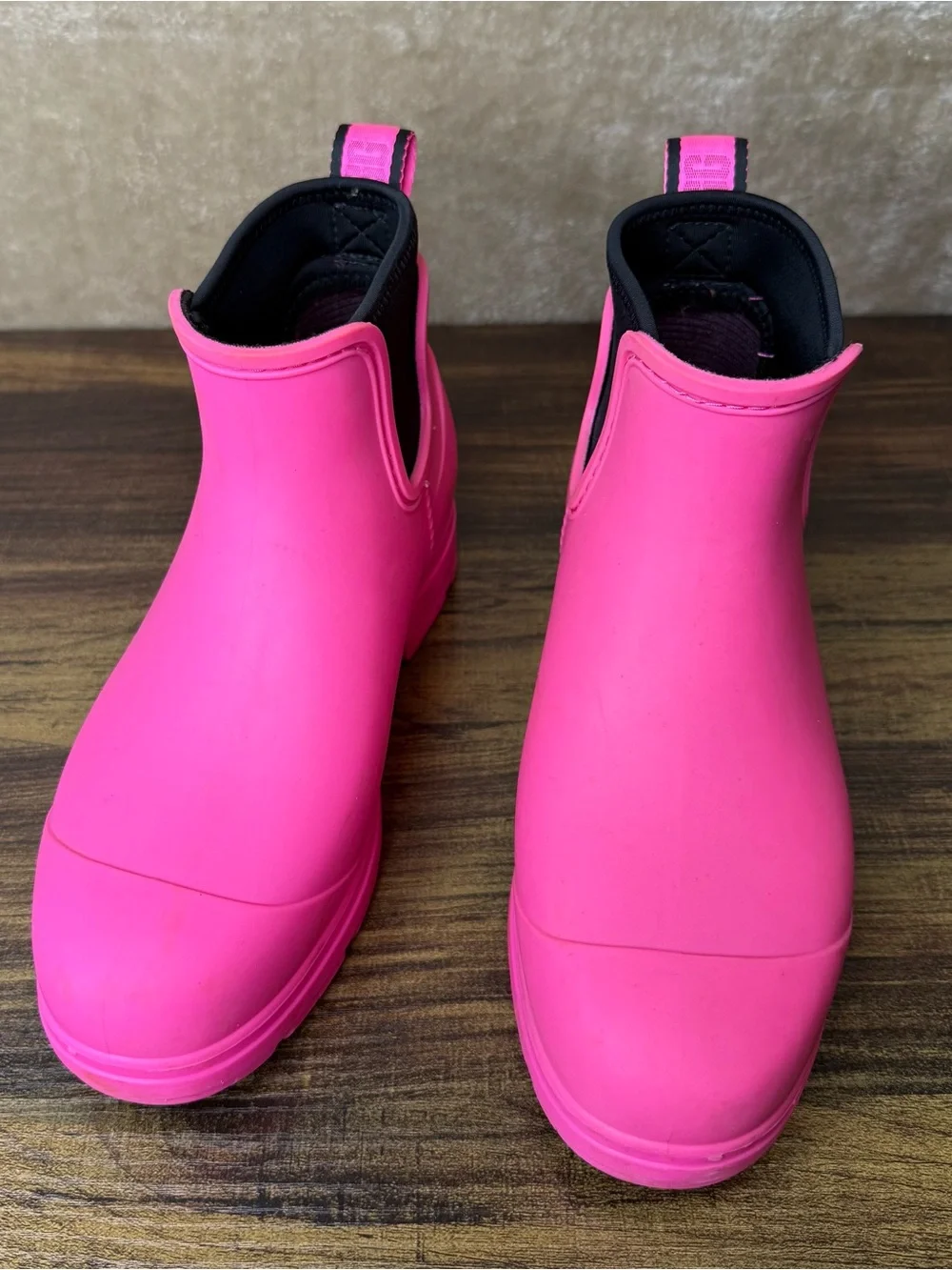 UGG Droplet Rain Boots Women’s 7 Taffy Pink Waterproof Chelsea Boot Wool Lining